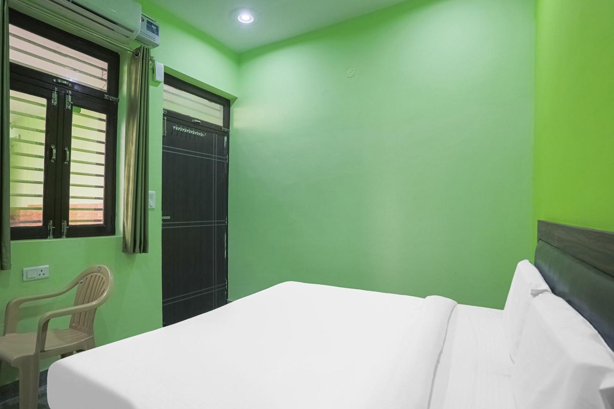 Capital O A-One Hotel Maneszar Kültér fotó
