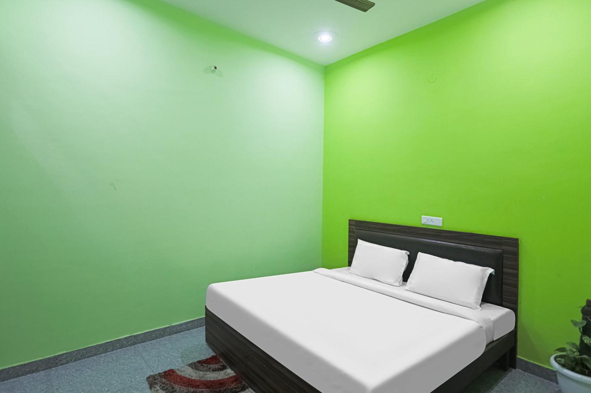 Capital O A-One Hotel Maneszar Kültér fotó